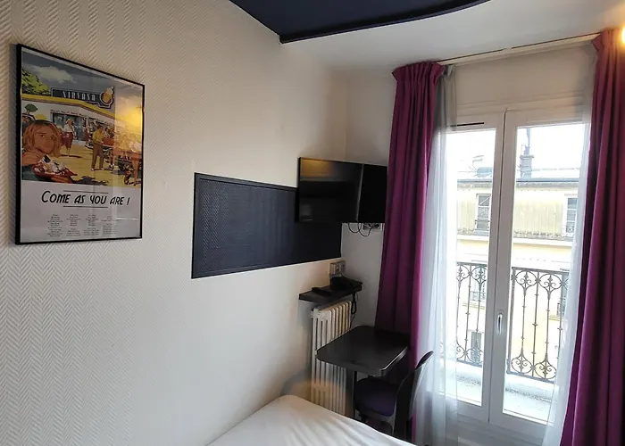 Accueil Pigalle Montmartre - Rénové